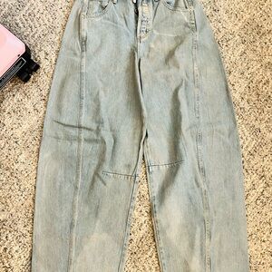 NWT High-Rise Curved Leg Jeans - runs big